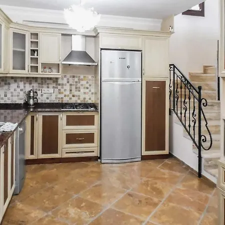Villa Sleeps 6 Air Con Wifi